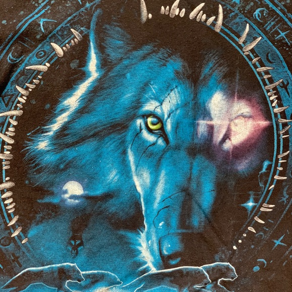 Vintage Wolf T Shirt - Picture 2 of 5